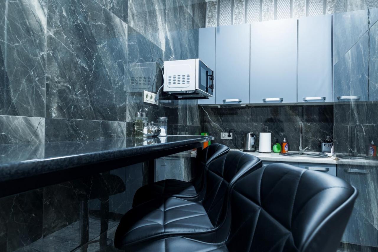 Mini Hotel Barvy Lvova On Horodotska St. ภายนอก รูปภาพ