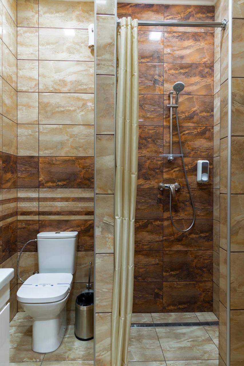 Mini Hotel Barvy Lvova On Horodotska St. ภายนอก รูปภาพ